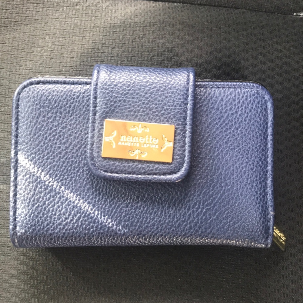 ⚜️Nanette Lepore “French Wallet” RFID Secured
